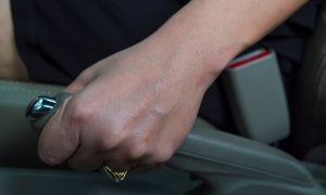 Озонирование салона автомобиля: как эта процедура помогает избавиться от неприятных запахов?